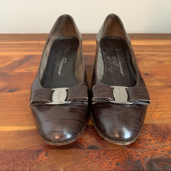 Salvatore Ferragamo Brown Croc Vara Bow Pumps - Picture 3 of 9